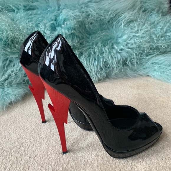 DSQUARED Shoes Dsquared Lightning Bolt Patent Leather Pumps Size